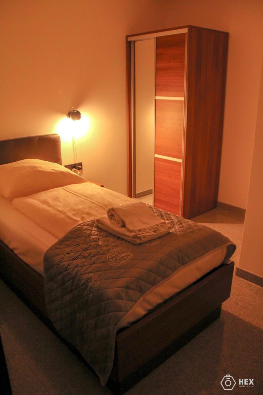 Bluestone Boarding Apartments Дюссельдорф Экстерьер фото